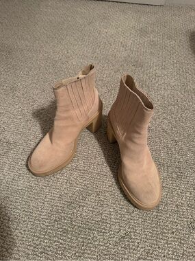 Dolce Vita tan Suede Chunky Heel Chelsea Boots